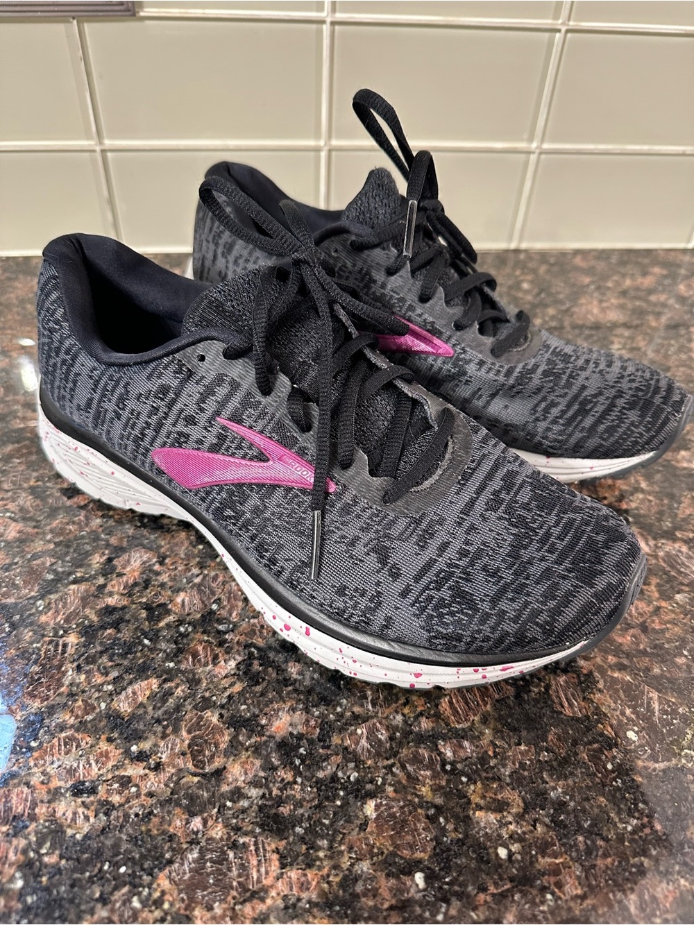 Brooks Women's Black and Pink Running Sneakers